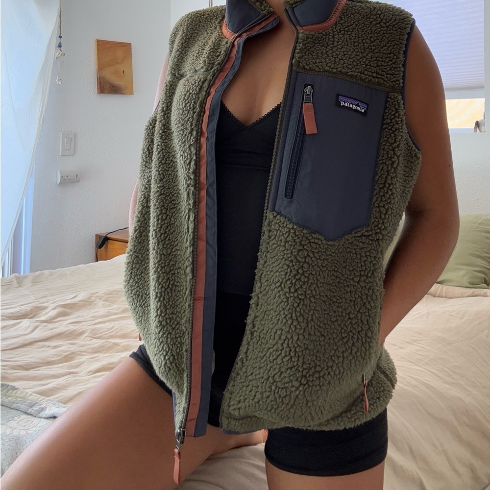 Patagonia Forest Green and Charcoal Fleece Vest